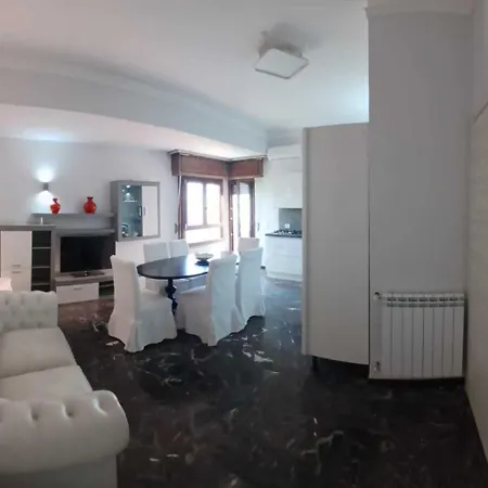 Luminoso Vista Mare Porto & Centro Reggio di Calabria