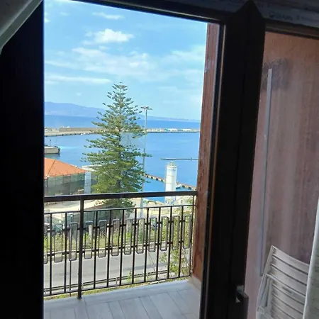 Appartamento Luminoso Vista Mare Porto&centro